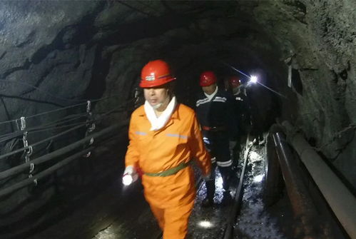 区委书记王崇峰深入长山矿业井下检查煤矿安全生产工作